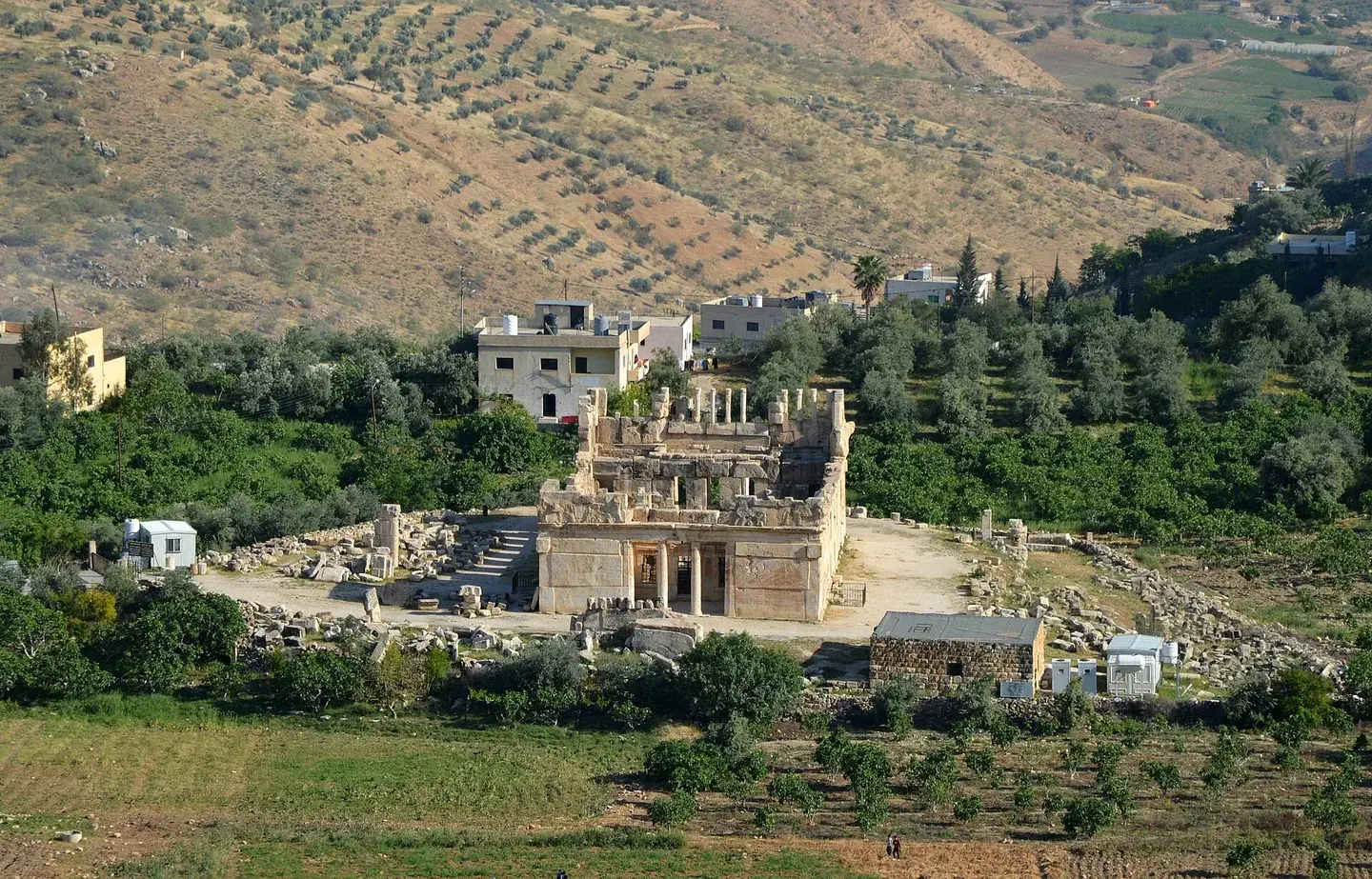 Qasr al-Abd at Iraq al-Amir